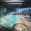 Wasserbecken in der Ardesia-Therme