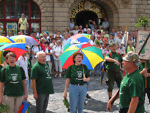 Wandertagsumzug vor dem B�rgerhaus Roter Hirsch zum 105. Deutschen Wandertag 