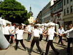 Tanzgruppe beim Aktionstag f�r Behinderte 2003