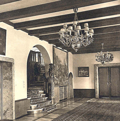 historische Aufnahme der Eingangshalle in der Villa  Bergfried