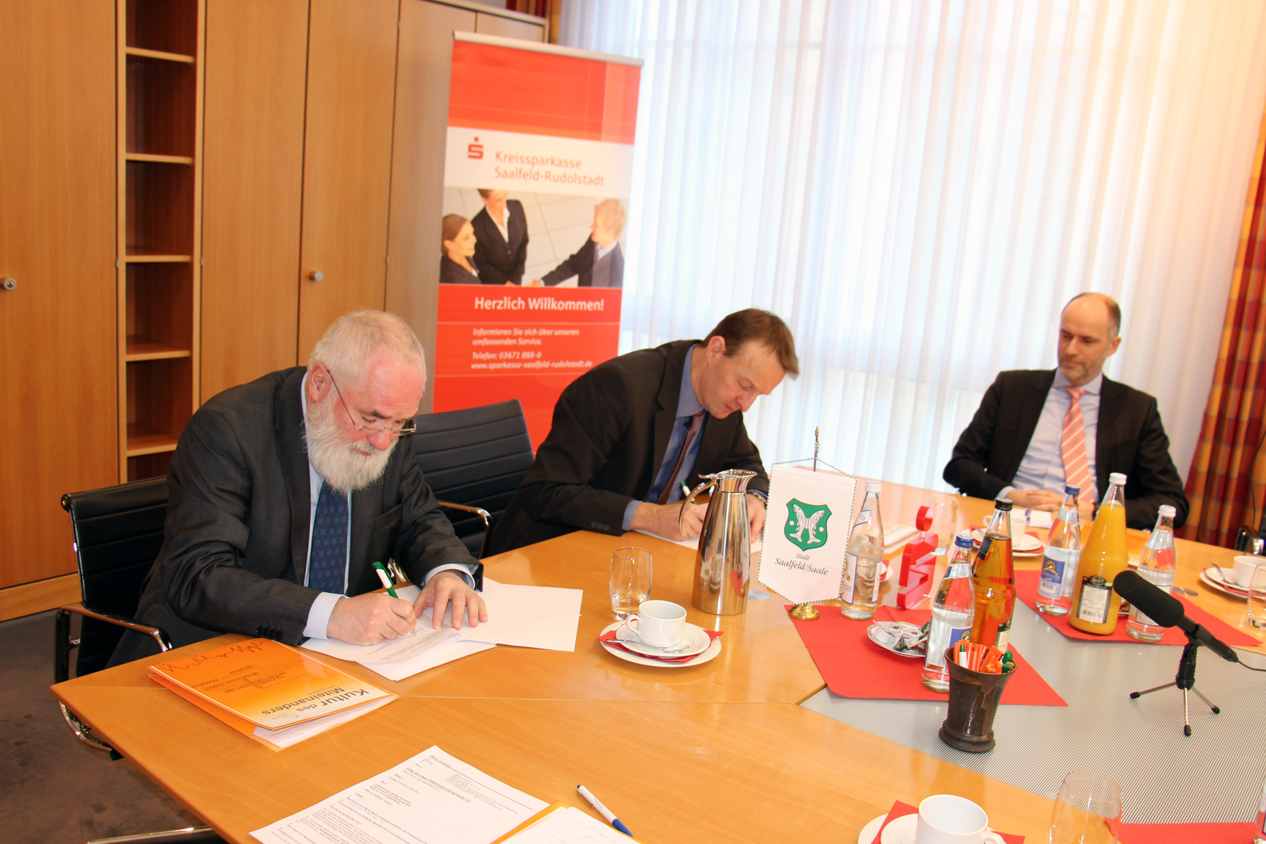 2017-01-27 Unterzeichnung Hauptsponsorvertrag KSK